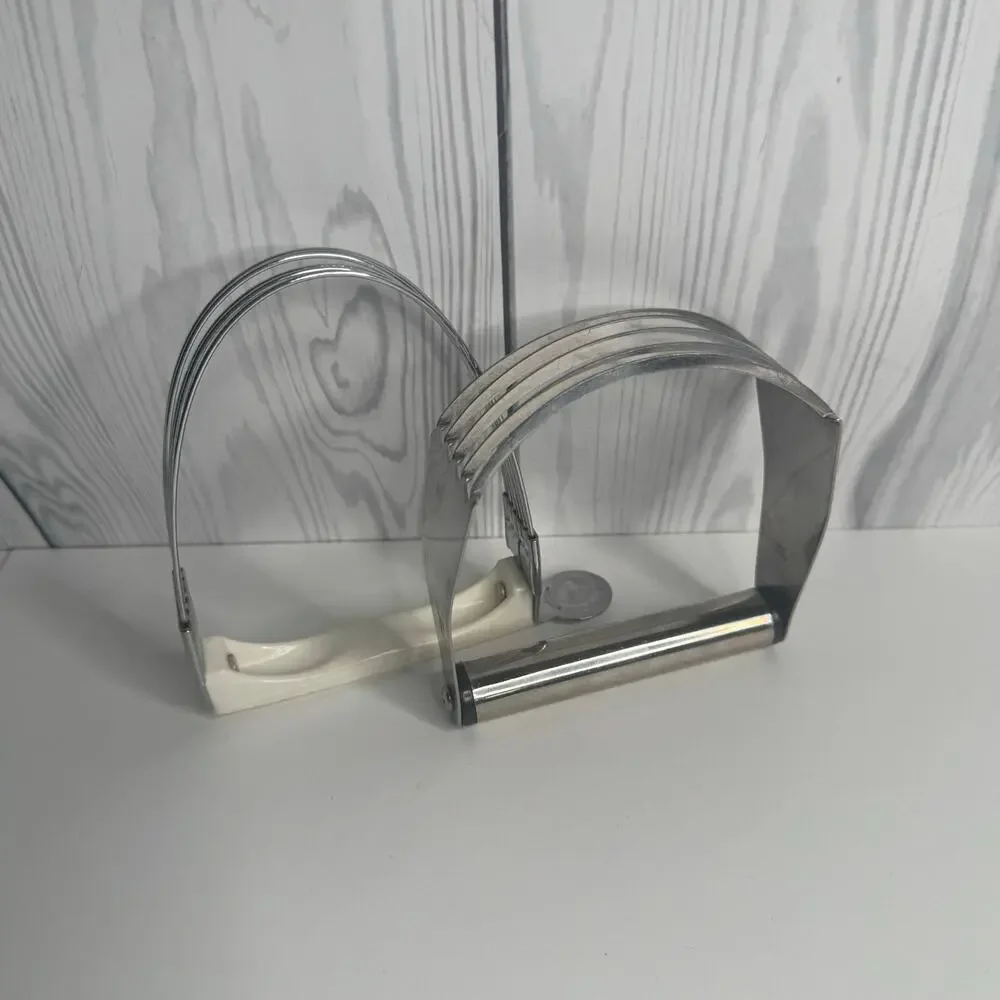 Set of 2 Vintage Pastry Dough Blender Cutter